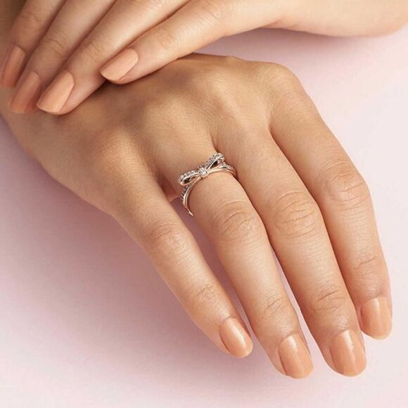 Pandora Sparkling Bow Rose Gold & Cubic Zirconia Ring - Picture 1 of 12